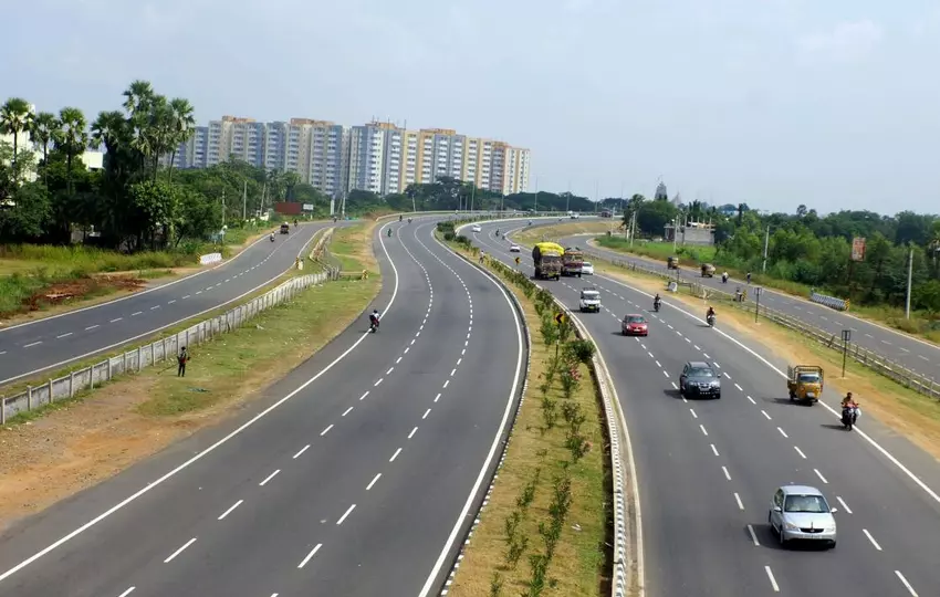 Maharashtra, Karnataka & Gujarat emerge as top three in length of State Highways network