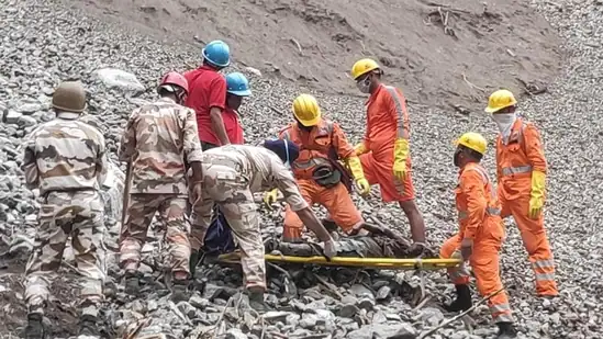 Death toll in Himachal highway landslide goes up to 23