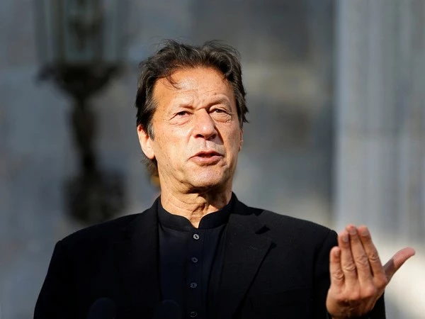 Pak opposition, media accept  Imran Khan’s challenge for open debate