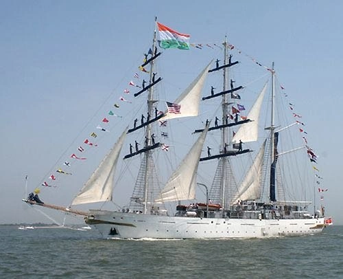 Stage set for Indian Navy’s Kochi to Goa sailing regatta