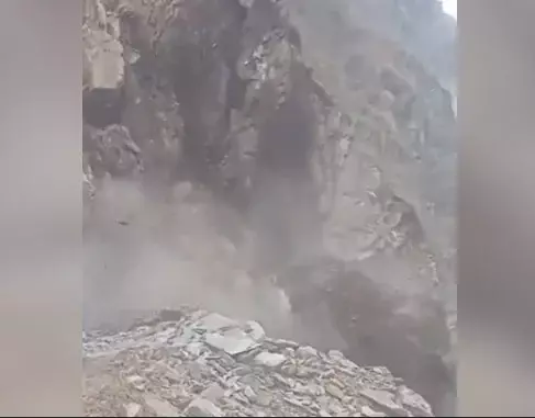 Video: Huge rocks come crashing down on Jammu-Kashmir highway in massive landslide