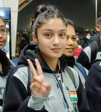 Kashmir’s teenage Wushu star Sadia wins big in Moscow !