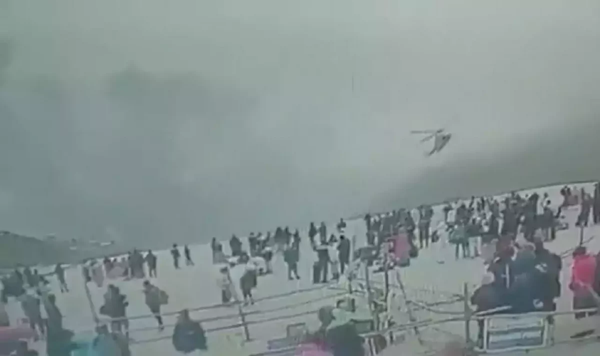 Video shows private helicopter carrying pilgrims making dangerous landing at Kedarnath helipad, DGCA order probe