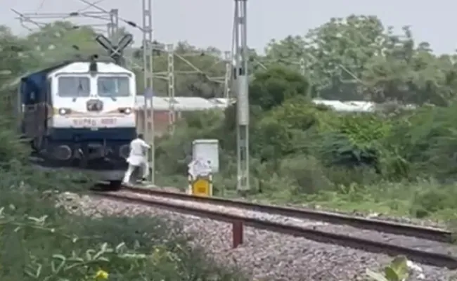Caught on Camera: Duronto Express hits man running across railway tracks