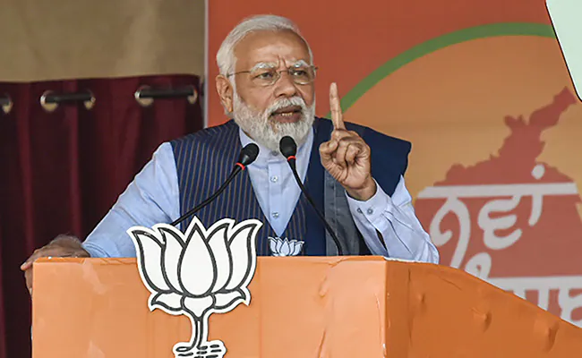 PM Modi launches scathing attack on Congress & AAP at poll rally in Pathankot