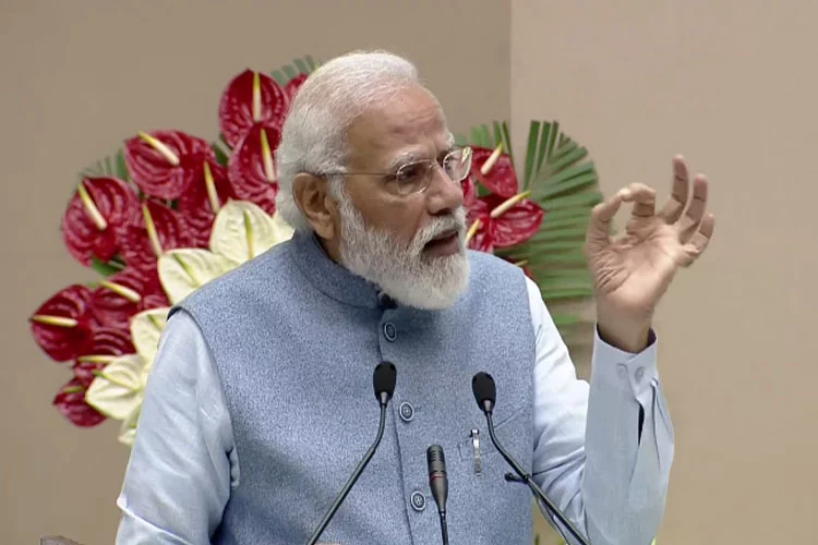 Rs 1300 crore handed back to account holders of sunk banks under new deposit guarantee scheme, says PM Modi