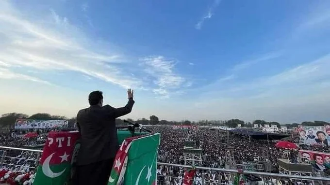 Staring at defeat, mercurial Imran Khan goes berserk—mounts personal attacks on top opposition leaders