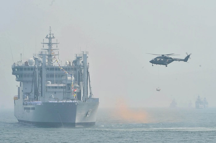 Video of Presidential Naval Fleet Review – Indian Navy showcases its latest indigenous acquisitions