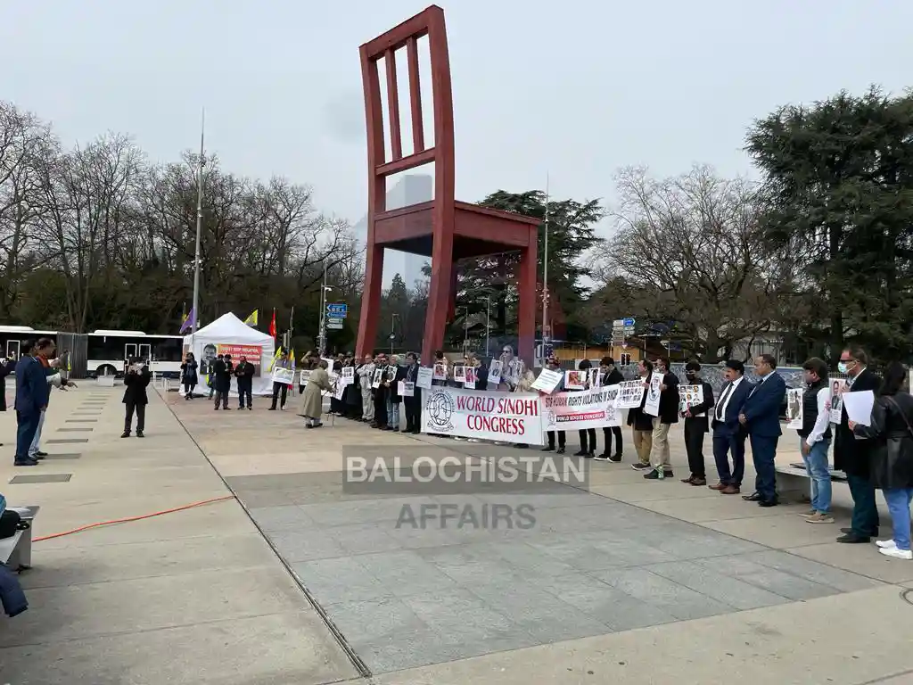 Activists raise issue of minority rights in Pakistan during protest outside UN