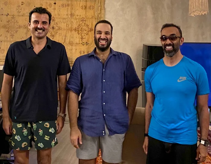 Photograph of Saudi Crown Prince at ‘brotherly gathering’ in Red Sea goes viral