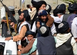Why are ISIS-K and the Taliban  fighting each other in Afghanistan?