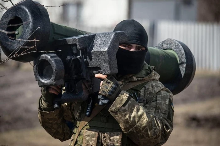 Elite British instructors train Ukrainians to stop Russian armoured assault on Kyiv