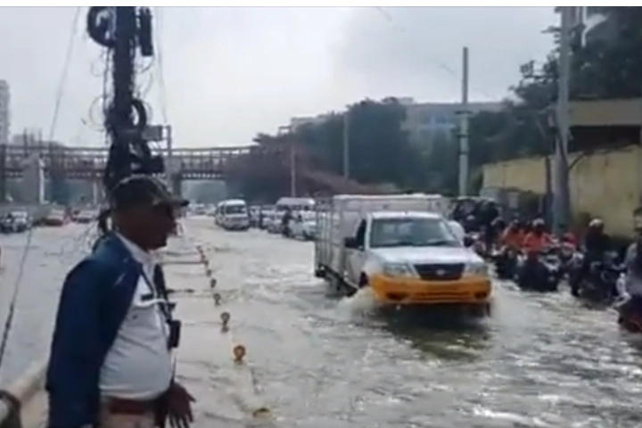 Roads turn into rivers as heavy rains lash Bengaluru
