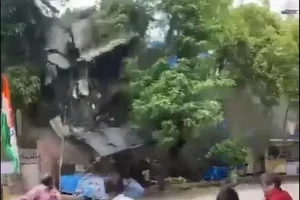 Caught on Camera: Four-storey building collapses in Mumbai