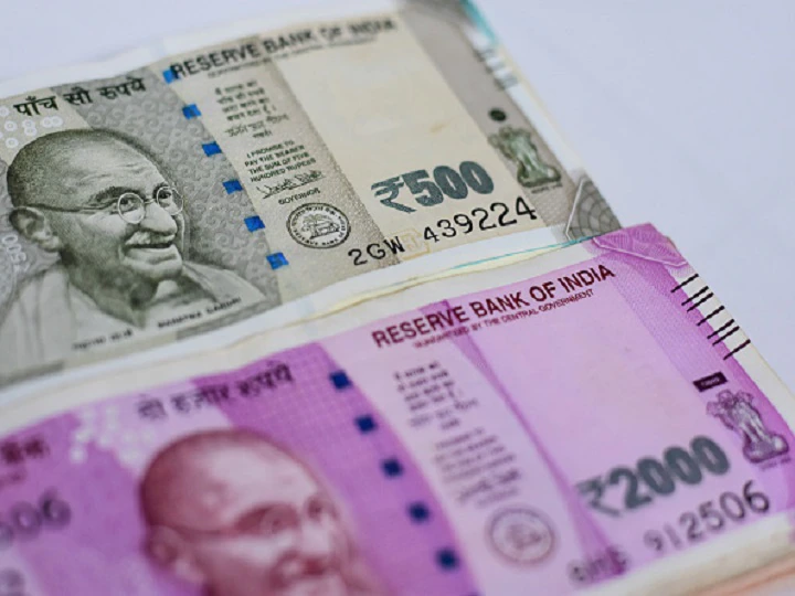 Rs 55 crore in black cash seized in tax raid on stock market investor in Mumbai