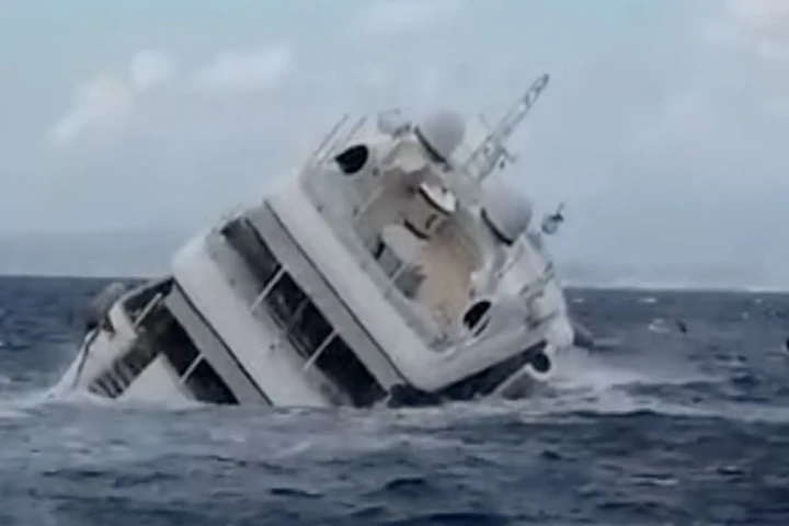 Video: Luxury superyacht sinks in Mediterranean Sea
