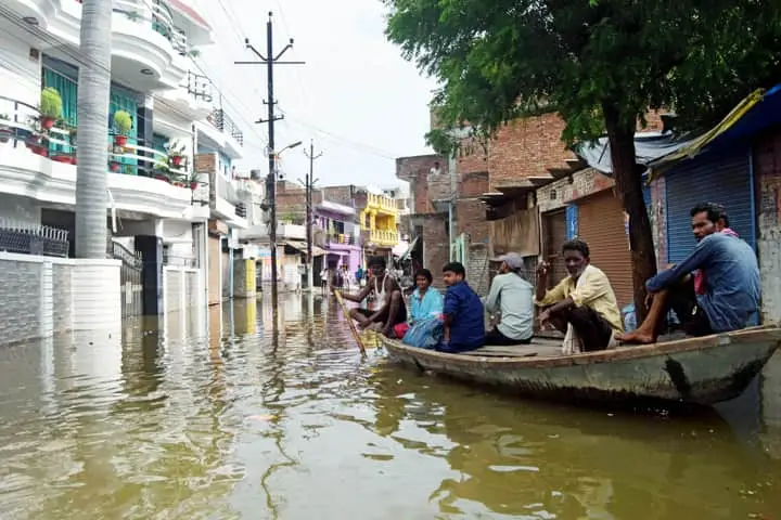 Prayagraj colonies flooded as Ganga & Yamuna rise above danger mark 