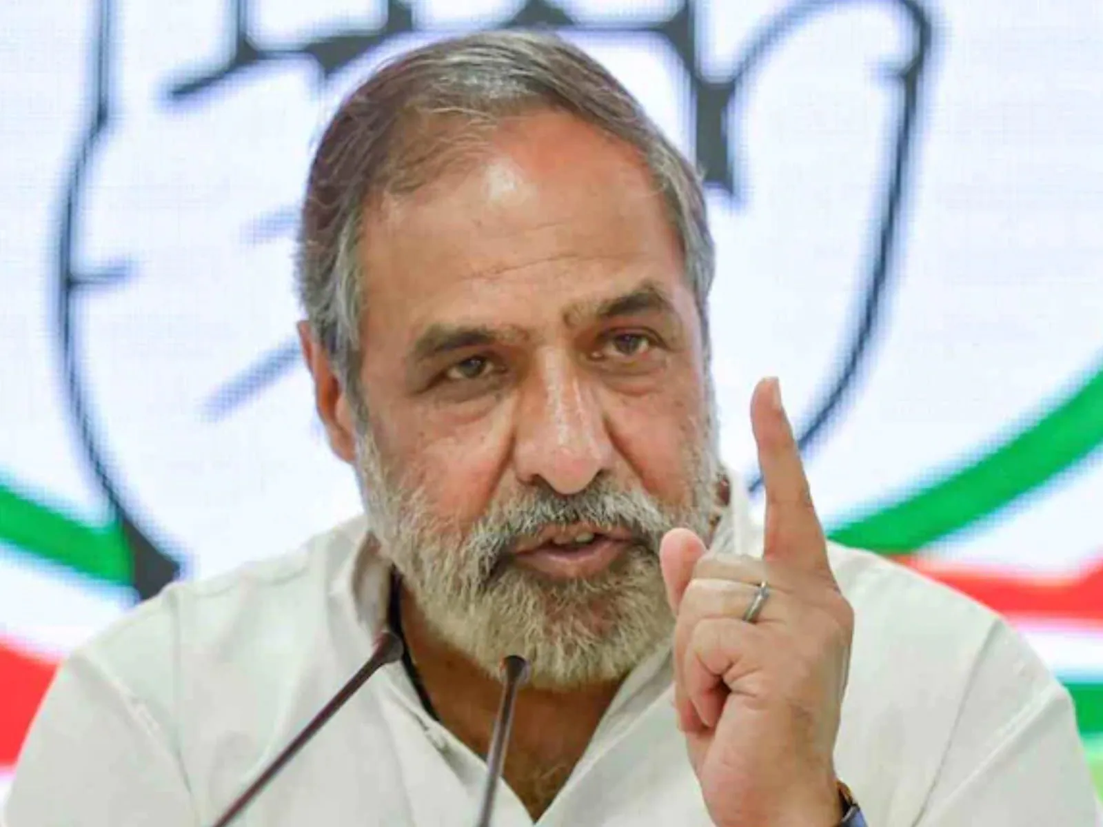 After Azad’s exit, Congress keeping fingers crossed on Anand Sharma