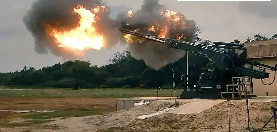 In a first, India-made artillery gun used in salute to tricolour on Independence Day
