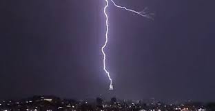 WATCH: Lightning strikes clock tower