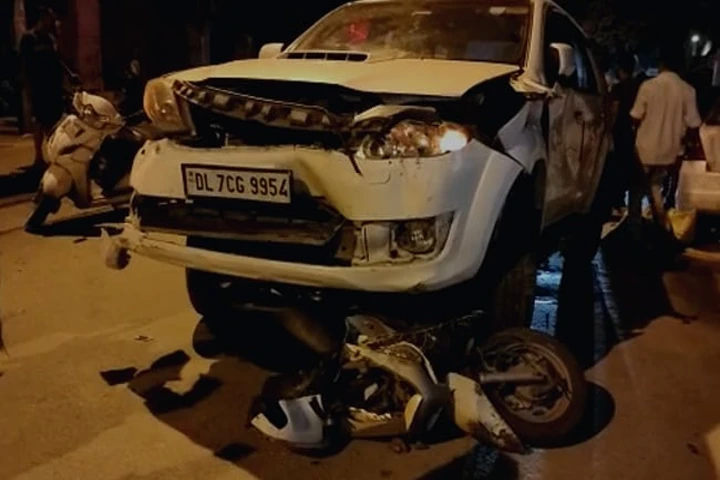 Video: Speeding SUV rams into row of cars, drags scooterist in Delhi’s Karol Bagh