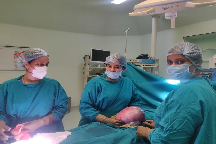 Mumbai doctors remove 2.5 kg cyst from a patient after delicate surgery