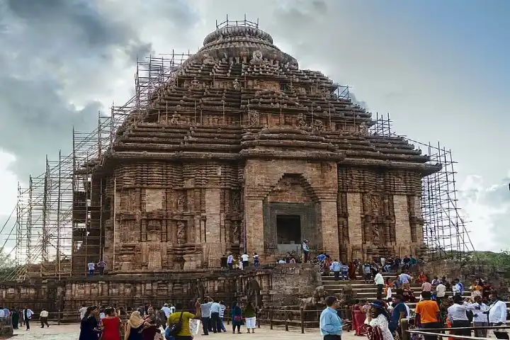ASI starts clearing sand to ease stress on walls of Konark Sun Temple