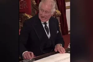 Caught on Camera: King Charles III angrily gesturing to aides at accession ceremony
