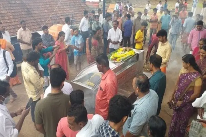 Kerala’s vegetarian crocodile passes away at Kasaragod temple