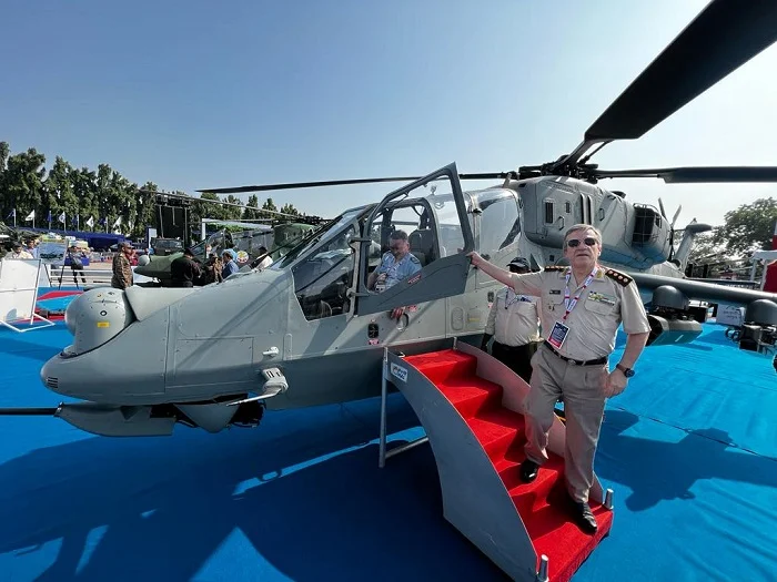 ¿Tejas en mente?, el jefe de las Fuerzas Armadas argentinas observa de cerca la destreza de HAL Argentina-india-defence