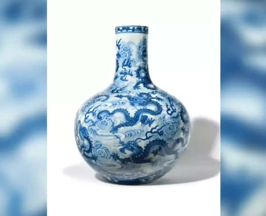 $1,900 Chinese vase sells for $9 million as bidders mistake it for 200-year-old artefact