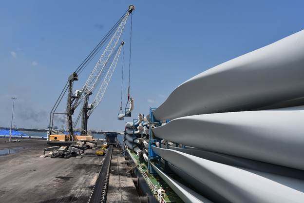 Tuticorin Port handles biggest ever consignment of imported windmill blades