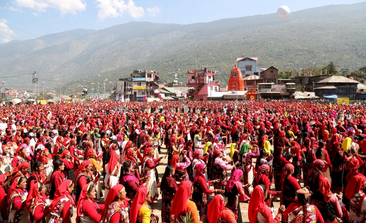 8,000 women weave magic with their dance steps at historic Kullu Dussehra
