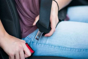 Mumbai police makes seat belts mandatory for drivers & all passengers in motor vehicles