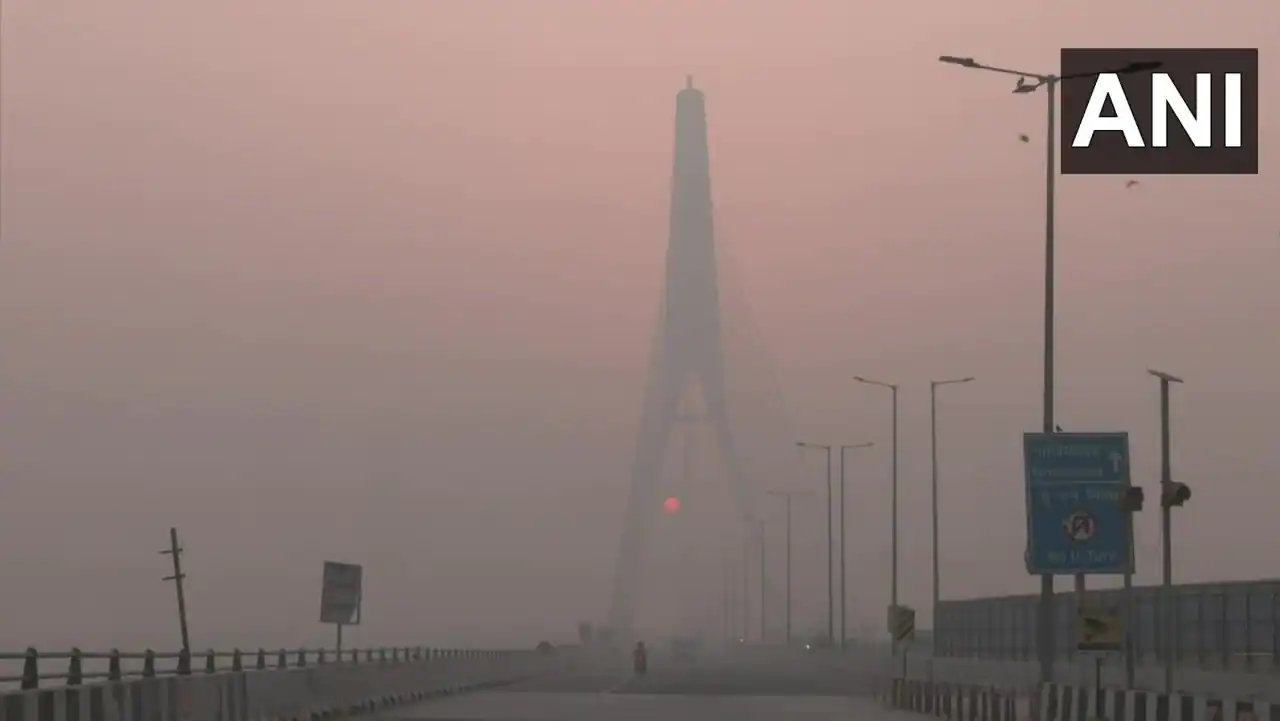 Delhi-NCR under smog blanket as farm fires soar