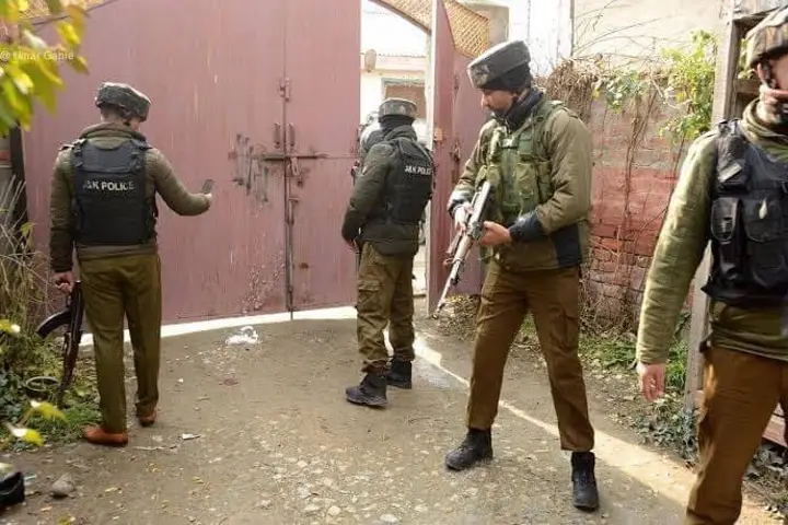 J&K Police raid 12 locations including residences of 6 journalists in Kashmir