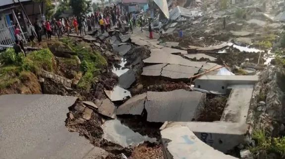 Why a relatively small earthquake caused so much destruction in Indonesia