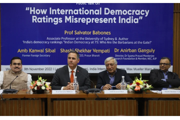 Noted Australian professor slams western media for anti-India bias