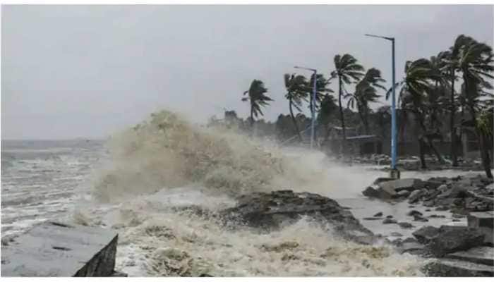 Cyclone Mandous claims 4 lives, Red alert for rain in Tamil Nadu, Kerala and Karnataka