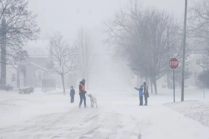Death toll in US winter storm rises to 32
