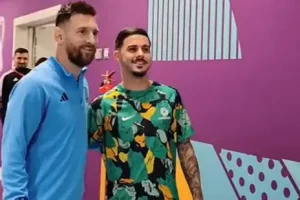 Watch: Australia players take turns to click photos with Messi after World Cup defeat