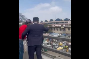 Caught on Camera: Bengaluru man who showered currency notes from flyover arrested