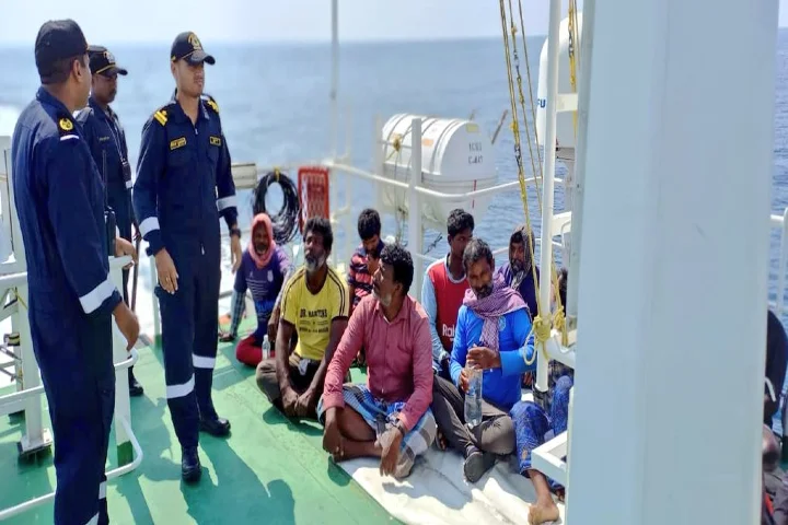Indian Coast Guard rescues 14 stranded fishermen