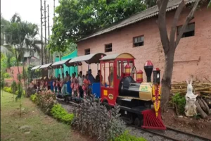 Amusement centre at Vijayawada’s Rajiv Gandhi Park draws visitors in thousands