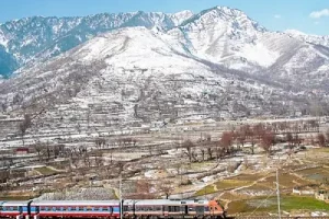 Watch: Train braving blizzard in Kashmir
