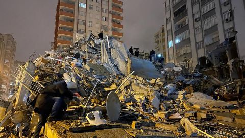 Over 500 people killed as massive earthquake rocks Turkey