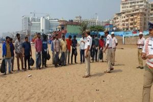 Watch: Drunk drivers in Andhra Pradesh clean beach as punishment