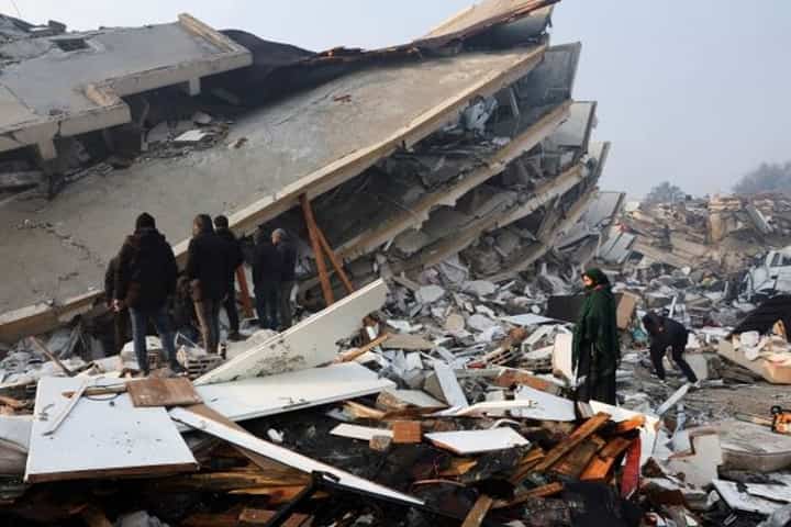 Death toll in Turkey earthquake crosses 21000, rescue teams struggle in biting cold