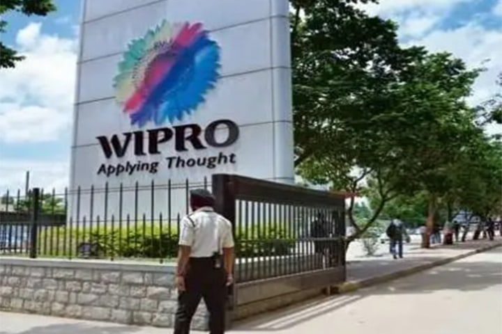 Wipro suddenly slashes salary offers to freshers by close to 50%