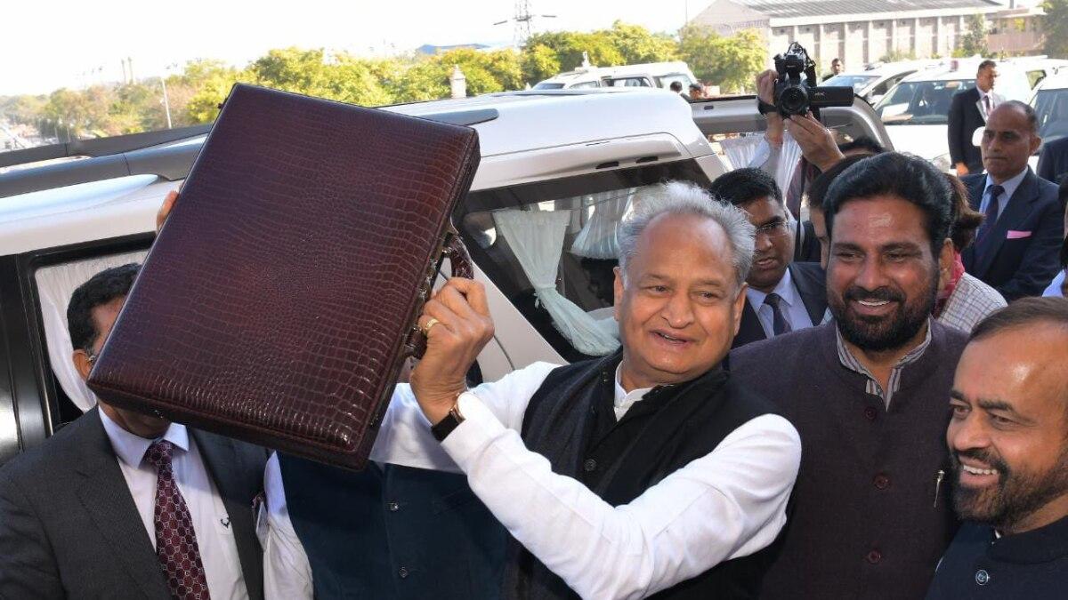 In major blunder, Rajasthan Chief Minister reads old budget in Assembly